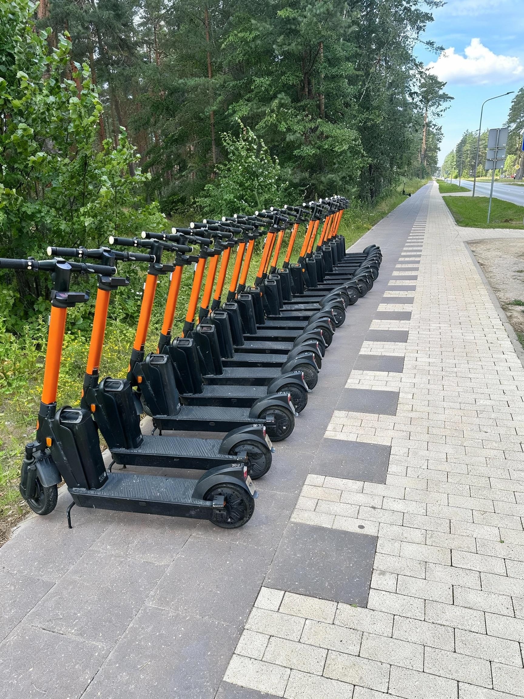 ATOM | Vehicles | Scooters | OKAI ES400B + Spare batteries